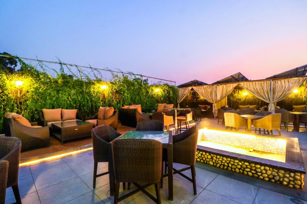 Hotel City Heart Premium Chandīgarh Exterior foto