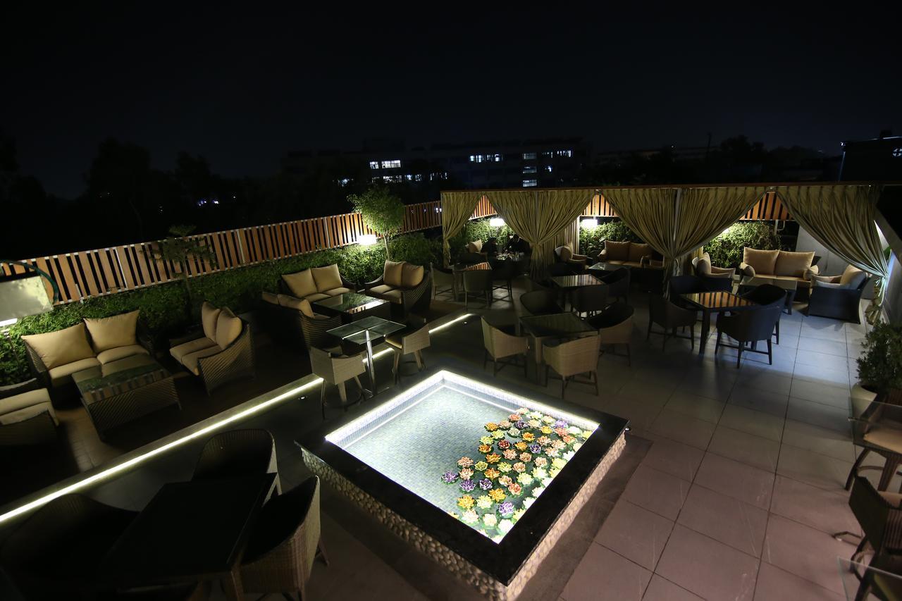 Hotel City Heart Premium Chandīgarh Exterior foto