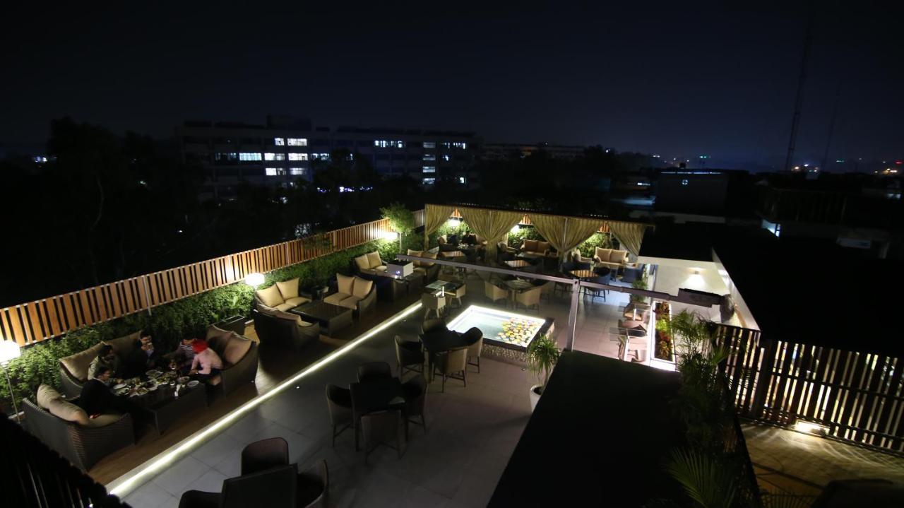 Hotel City Heart Premium Chandīgarh Exterior foto